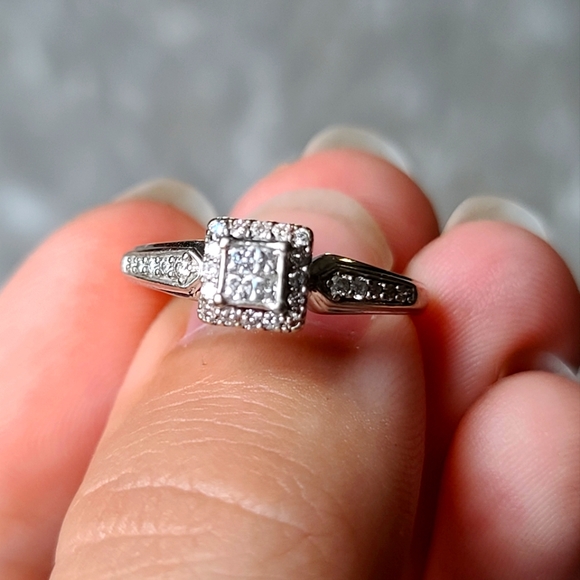 White Gold Diamond Ring - Picture 1 of 10